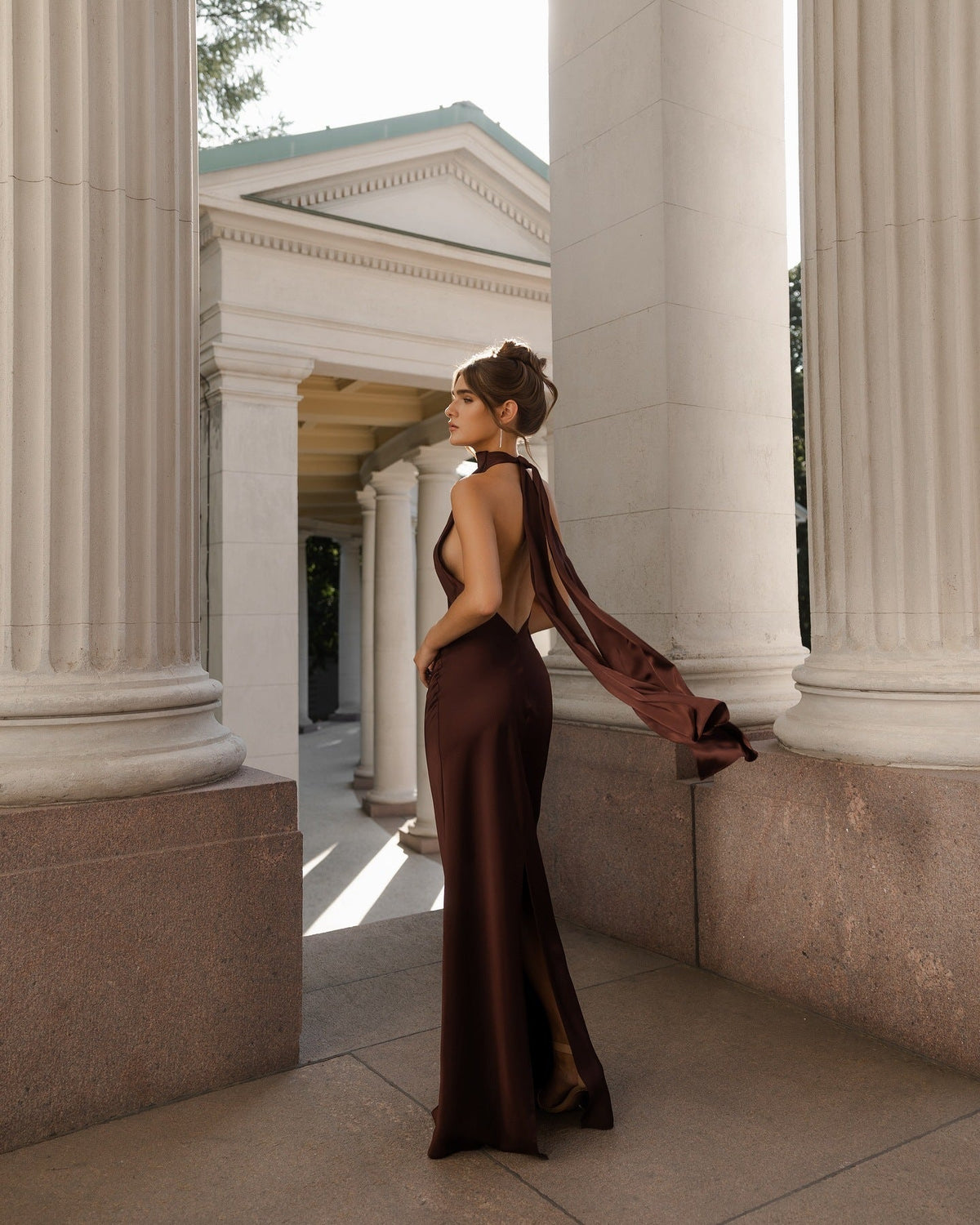 Women's Evening Dress with Elegant Back Cutout and Flowing Fabric