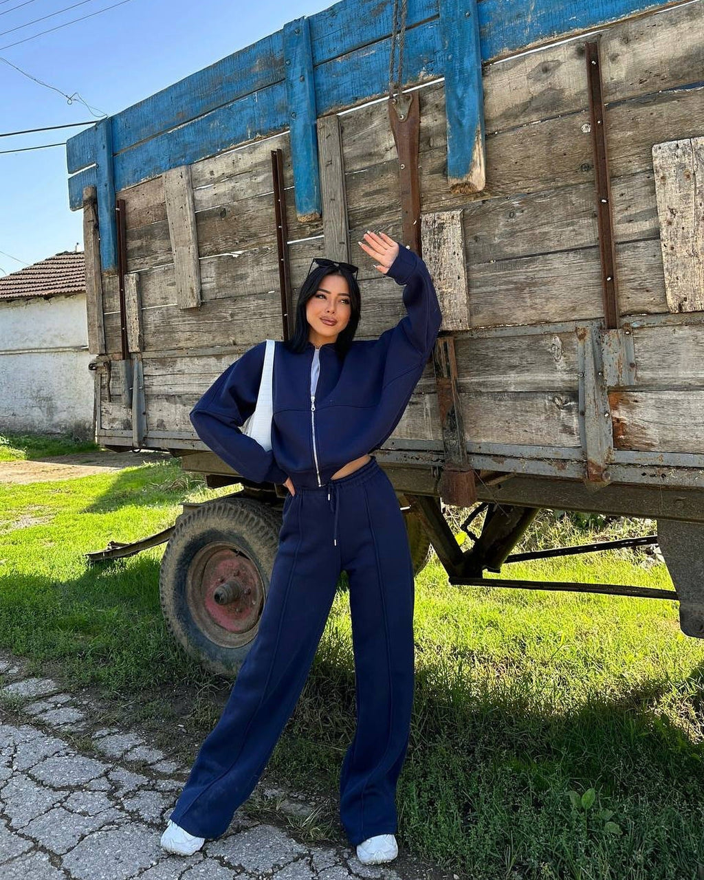 Women's Cozy Leisure Set with Zipper and Wide-Leg Pants