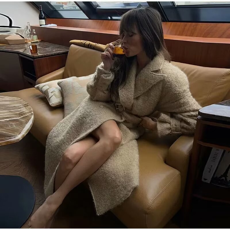 Women's Elegant Wool Coat with Belt Detail