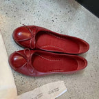 Women's Leather Ballet Flats with Delicate Bow Accent