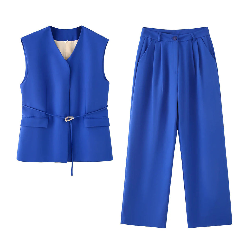 Women's Elegant Blazer and Trouser Ensemble with Modern Belt