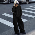 Women's Casual Oversized Sweat Suit with Wide Cut and Breathable Material