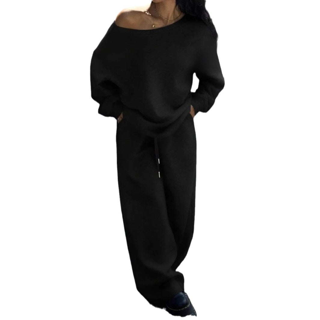 Women's Casual Oversized Sweat Suit with Wide Cut and Breathable Material