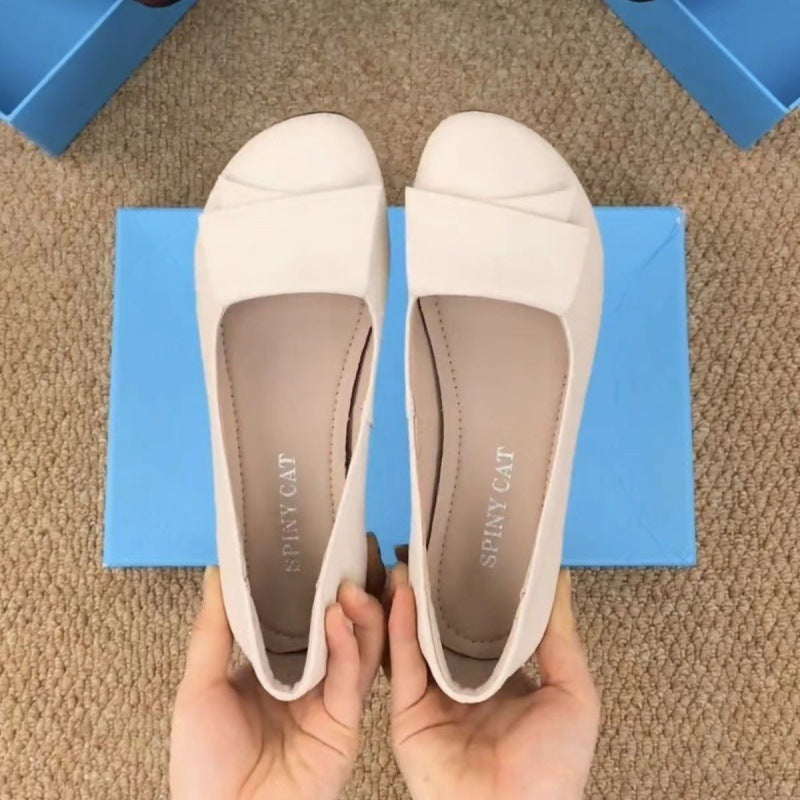 Women's Ballet Flats with Elegant Bow Detail and Comfortable Heel