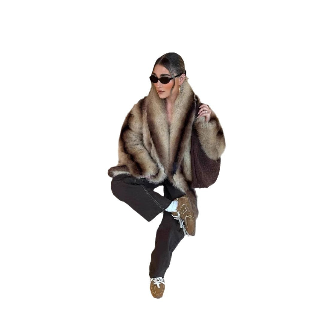 Women's Luxurious Faux Fur Coat with Wide Collar and Elegant Details