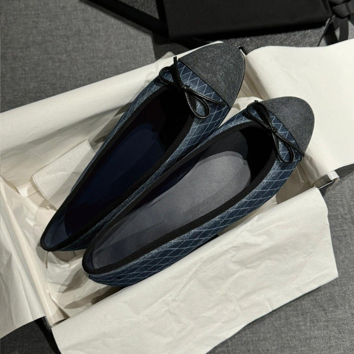 Women's Ballet Flats with Contrast Design and Soft Footbed