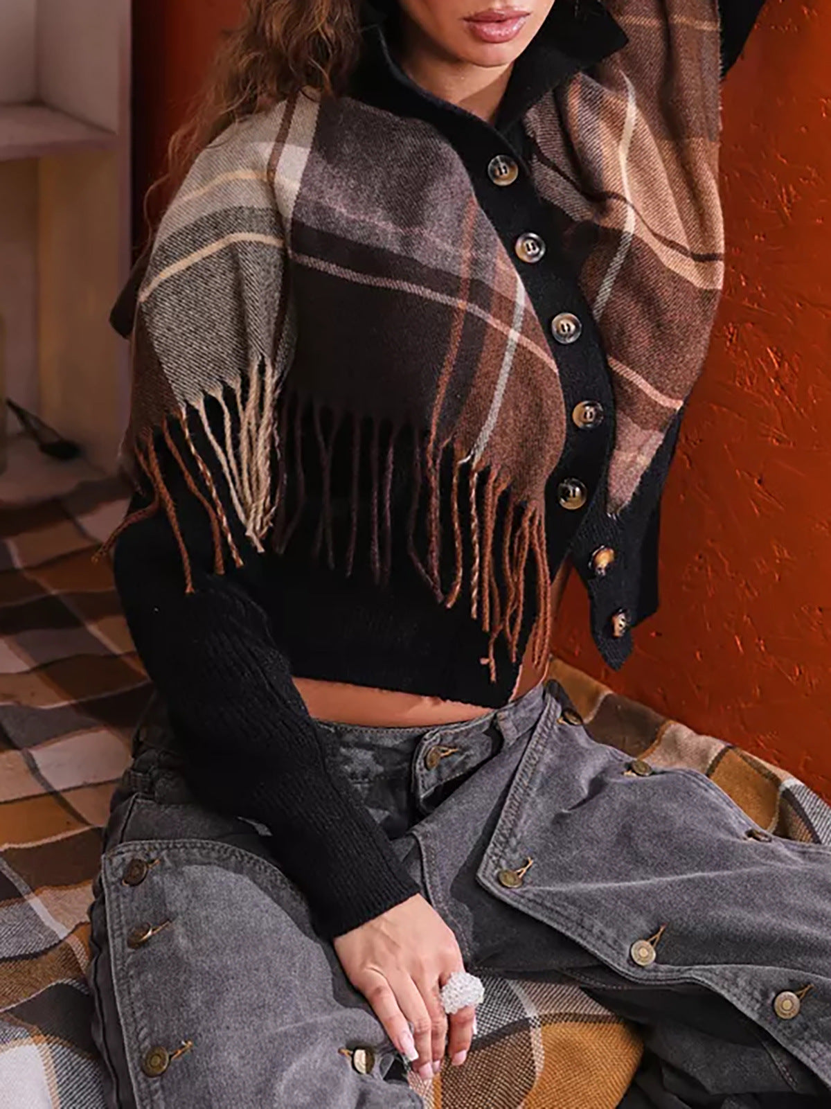 Elegant Cardigan with Fringe and Decorative Buttons