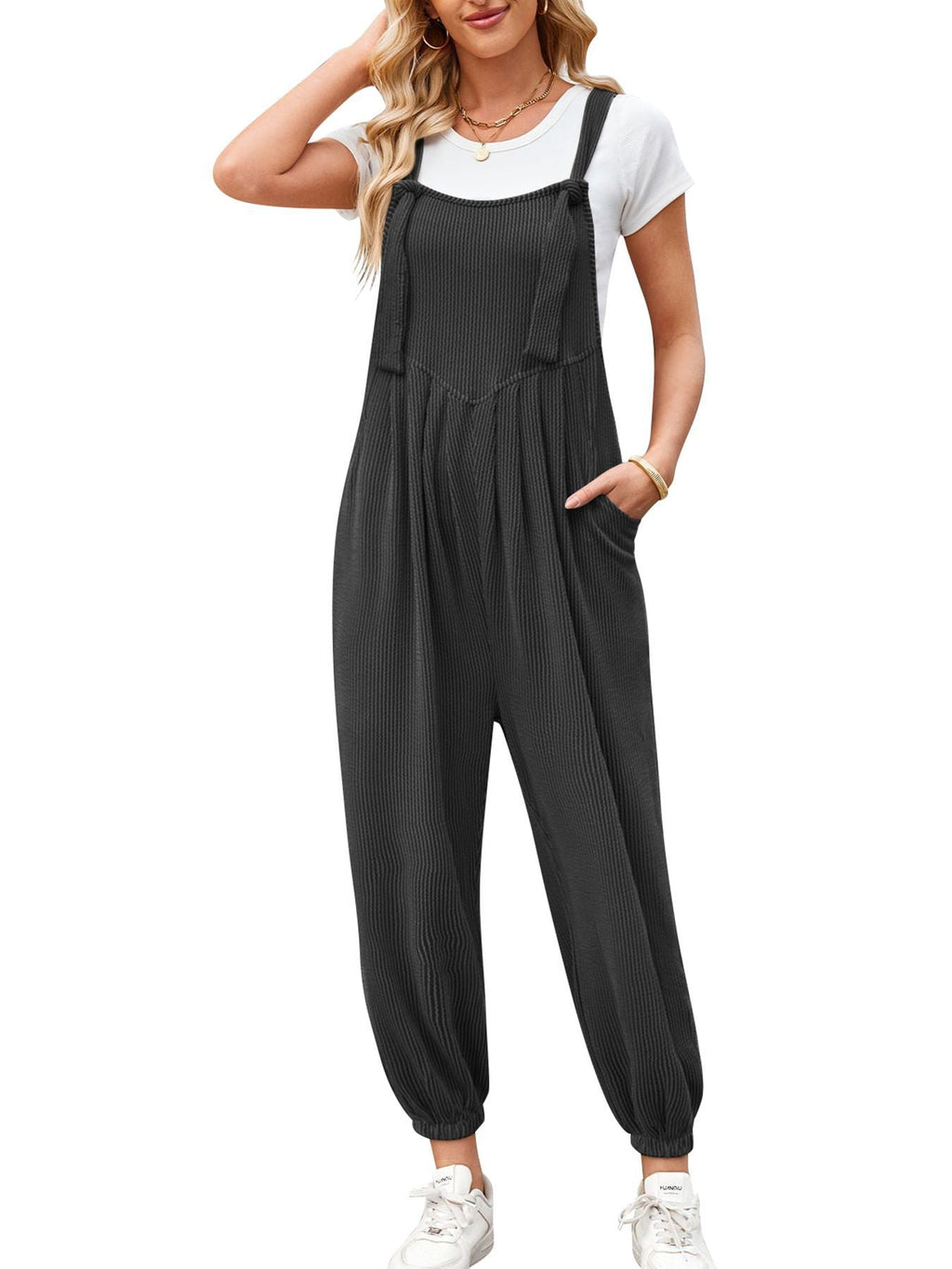 Casual Women's Jumpsuit with Pockets