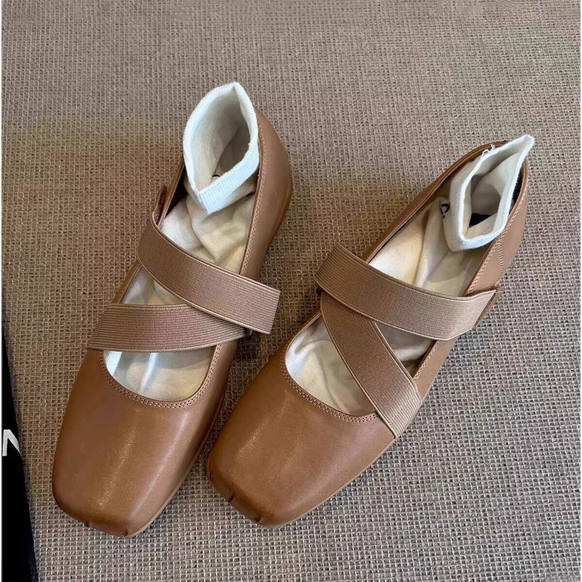 Women's Ballet Flats with Elastic Straps and Soft Lining