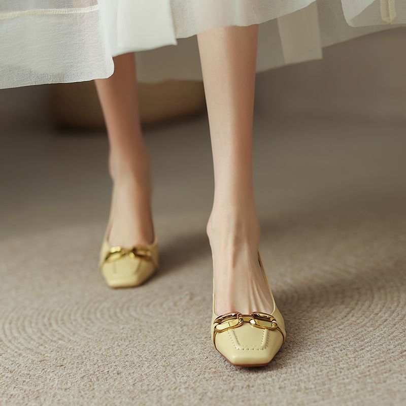 Women's Ballet Flats with Elegant Chain Accent