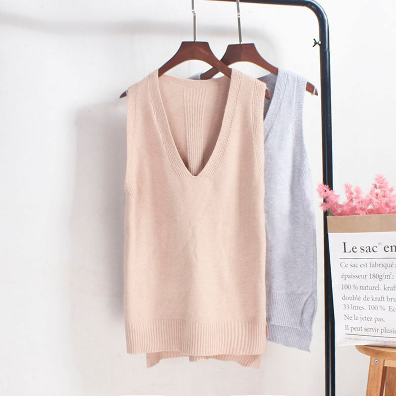 Women's Sleeveless V-Neck Fine Knit Top