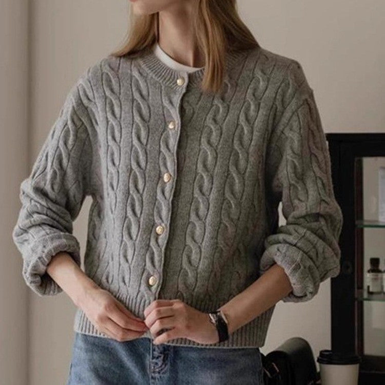 Elegant Knit Cardigan with Cable Pattern and Decorative Buttons