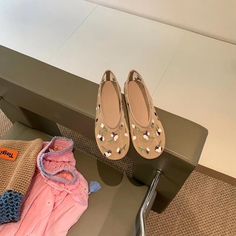 Women's Ballet Flats with Floral Appliqué and Comfortable Insole