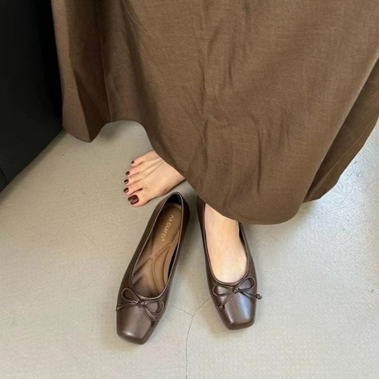 Women's Ballet Flats with Decorative Bow Design and Comfortable Footbed