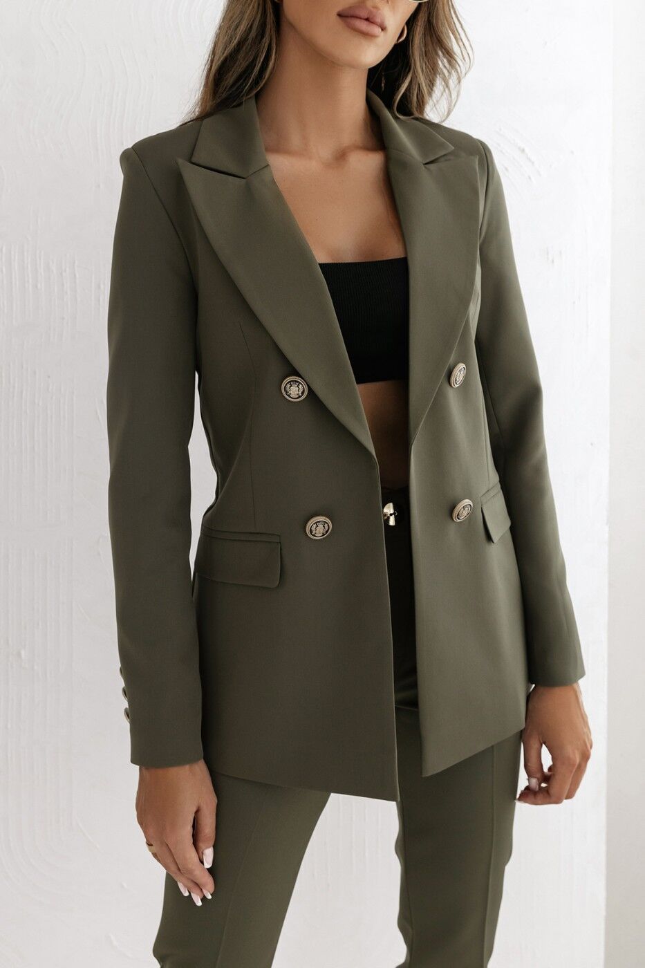 Women's Elegant Double-Breasted Blazer with Gold Buttons and Modern Fit