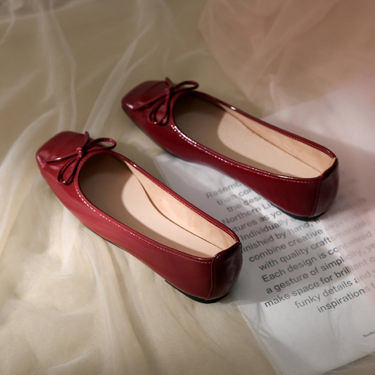 Women's Ballet Flats with Elegant Bow Design and Comfortable Footbed
