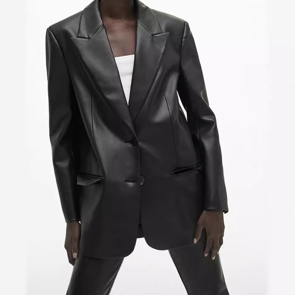 Elegant and Refined Women's Blazer