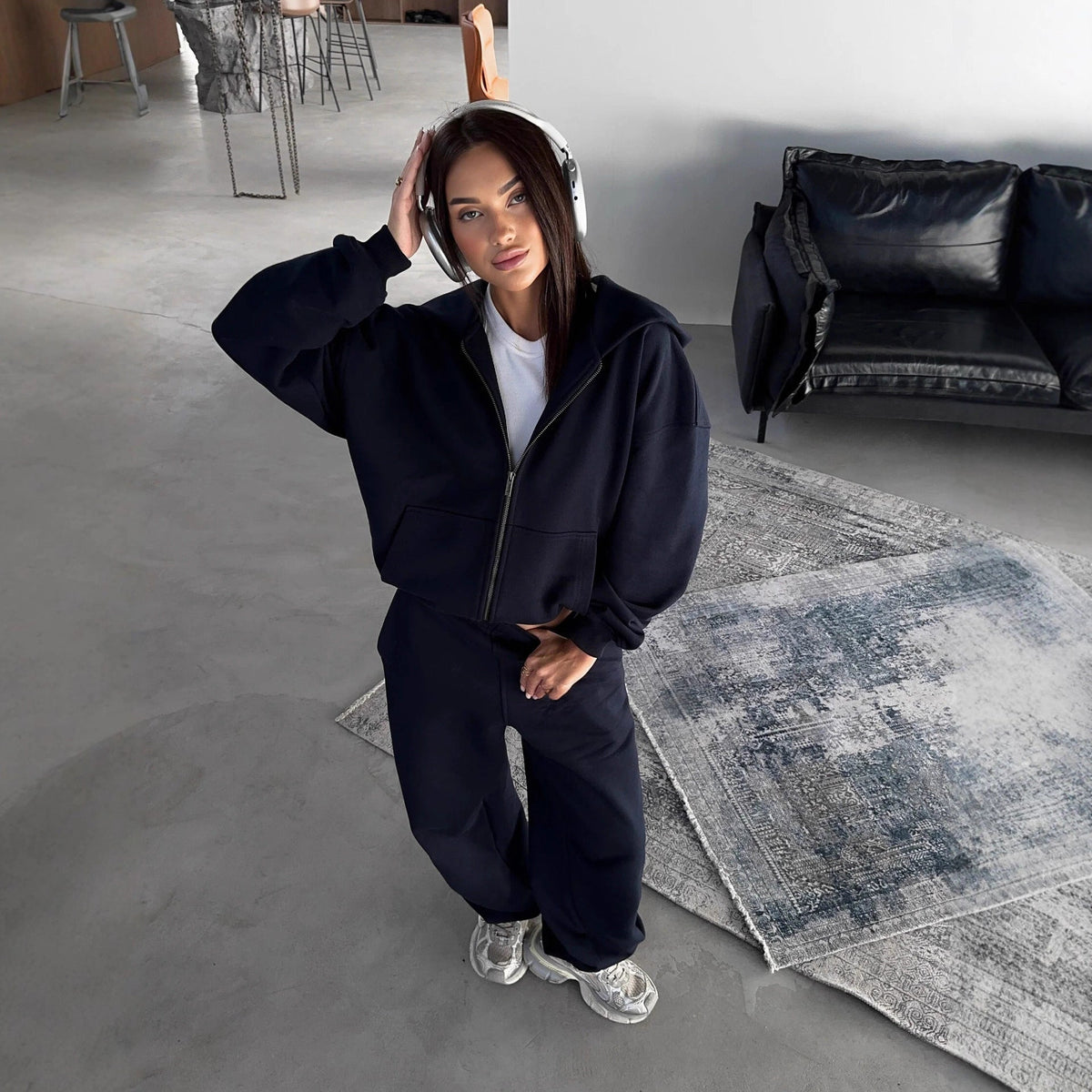 Women's Casual Zip Lounge Set with Oversized Hoodie and Tailored Relax Jogging Pants