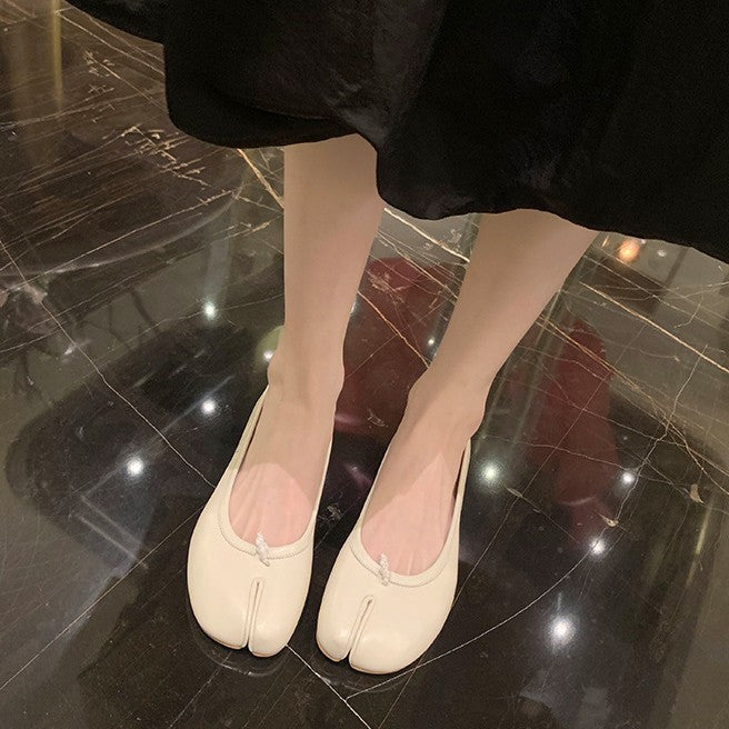 Women's Ballet Flats with Decorative Bow Detail