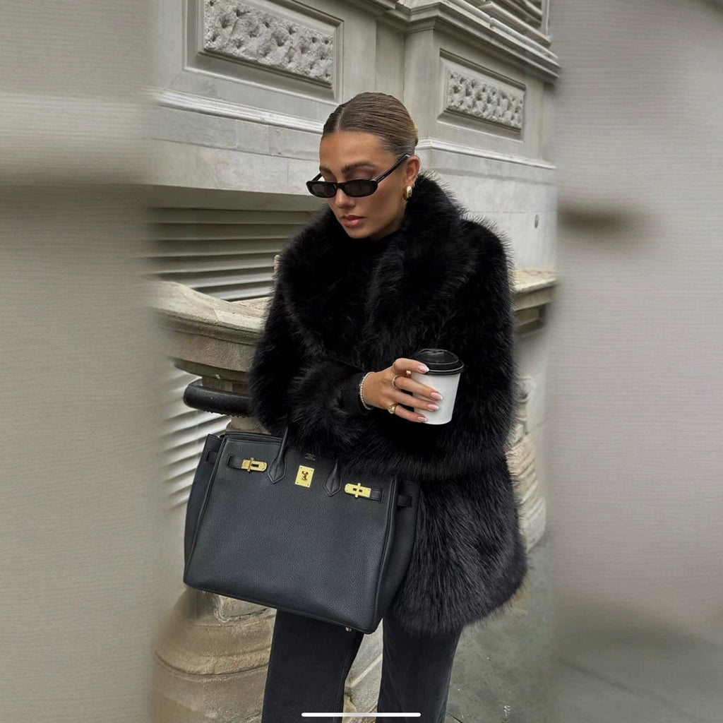 Elegant Oversized Faux Fur Coat with Wide Sleeves