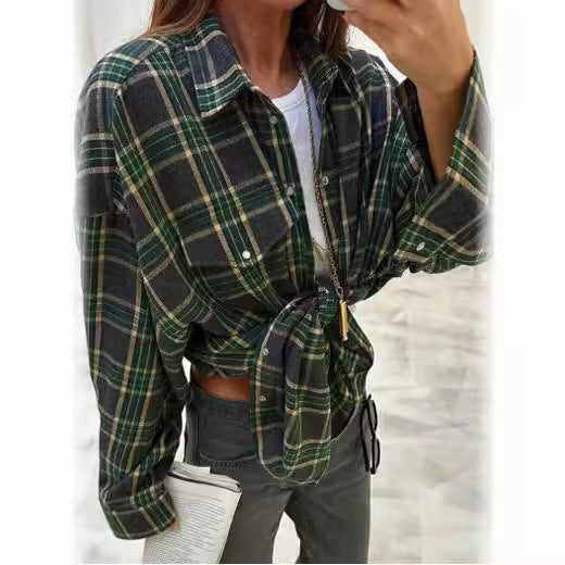 Women's Long-Sleeve Shirt in Casual Plaid