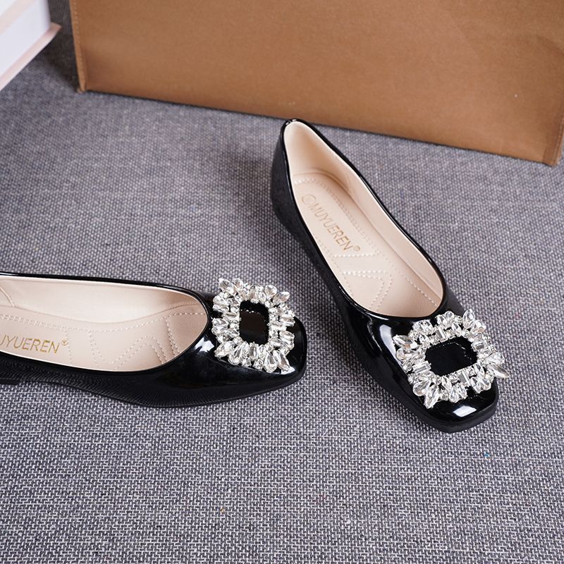 Women's Ballet Flats with Decorative Detail