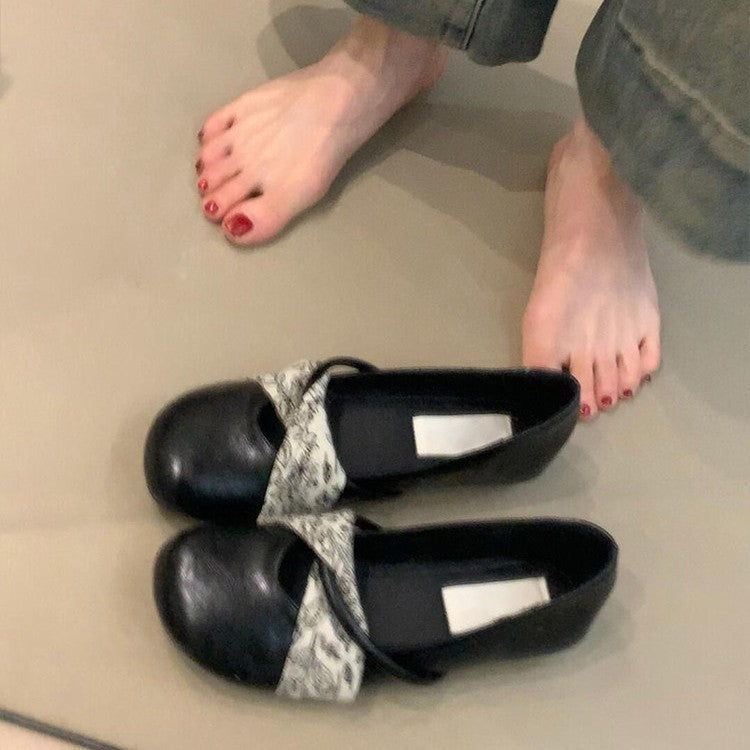 Women's Ballet Flats with Floral Strap Design and Comfortable Footbed