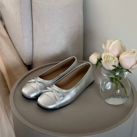 Women's Ballet Flats with Elegant Shine and Delicate Bow Detail