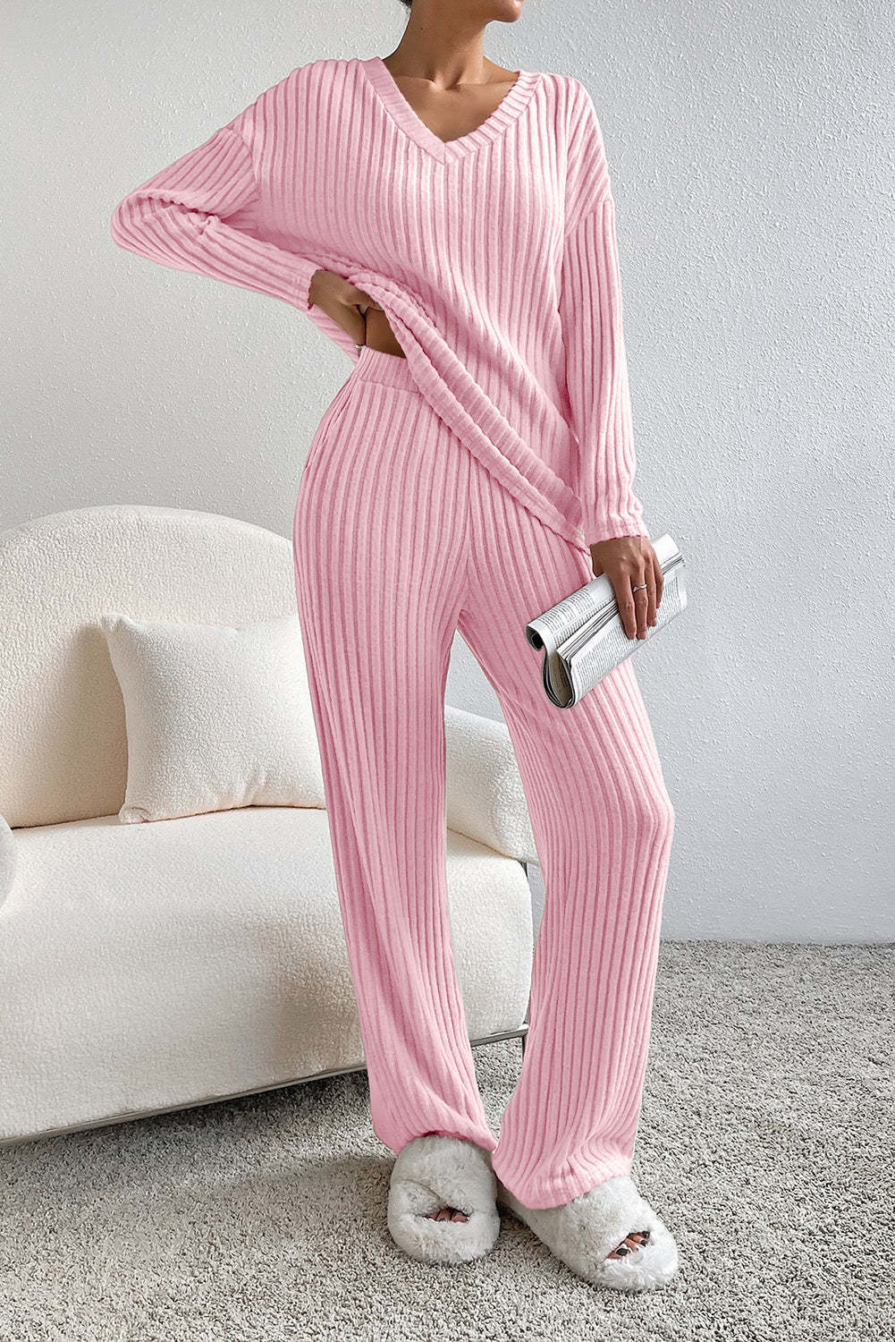 Women's Comfortable Knit Suit in Modern Ribbed Design
