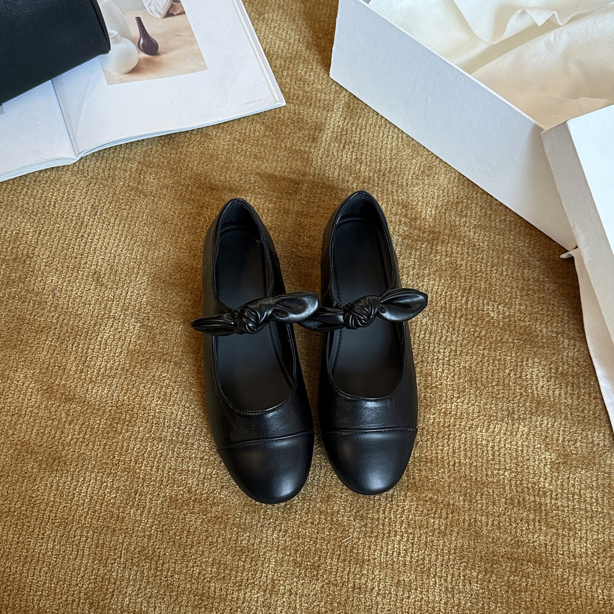Women's Ballet Flats with Elegant Knot Detail and Premium Leather Surface