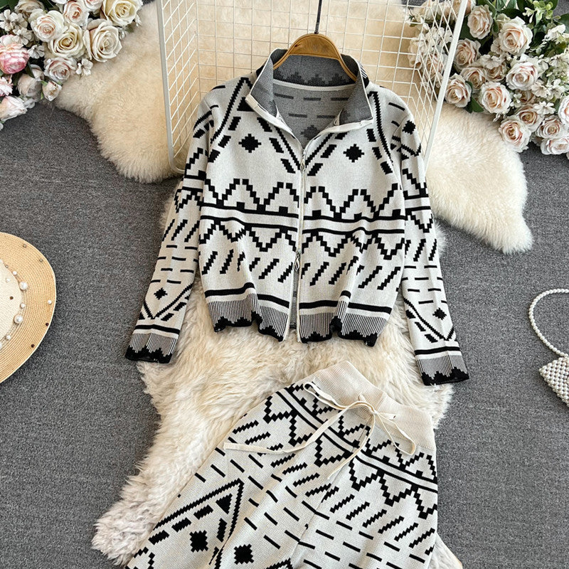 Women's Fashionable Knit Suit with Geometric Patterns