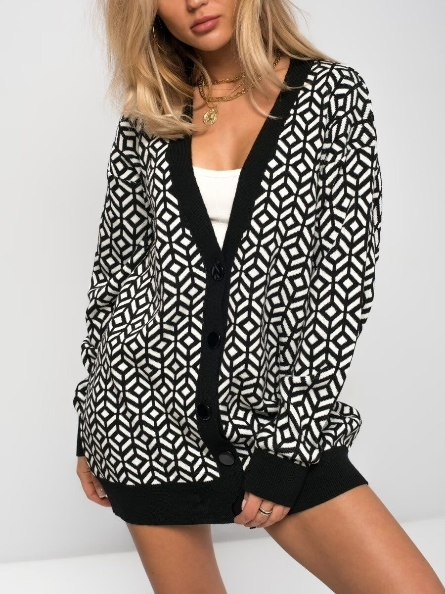 Women's Chunky Knit Cardigan with V-Neck and Pattern