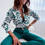 Women's Long-Sleeve Blouse with Modern Stripe Pattern and Elegant Button Placket