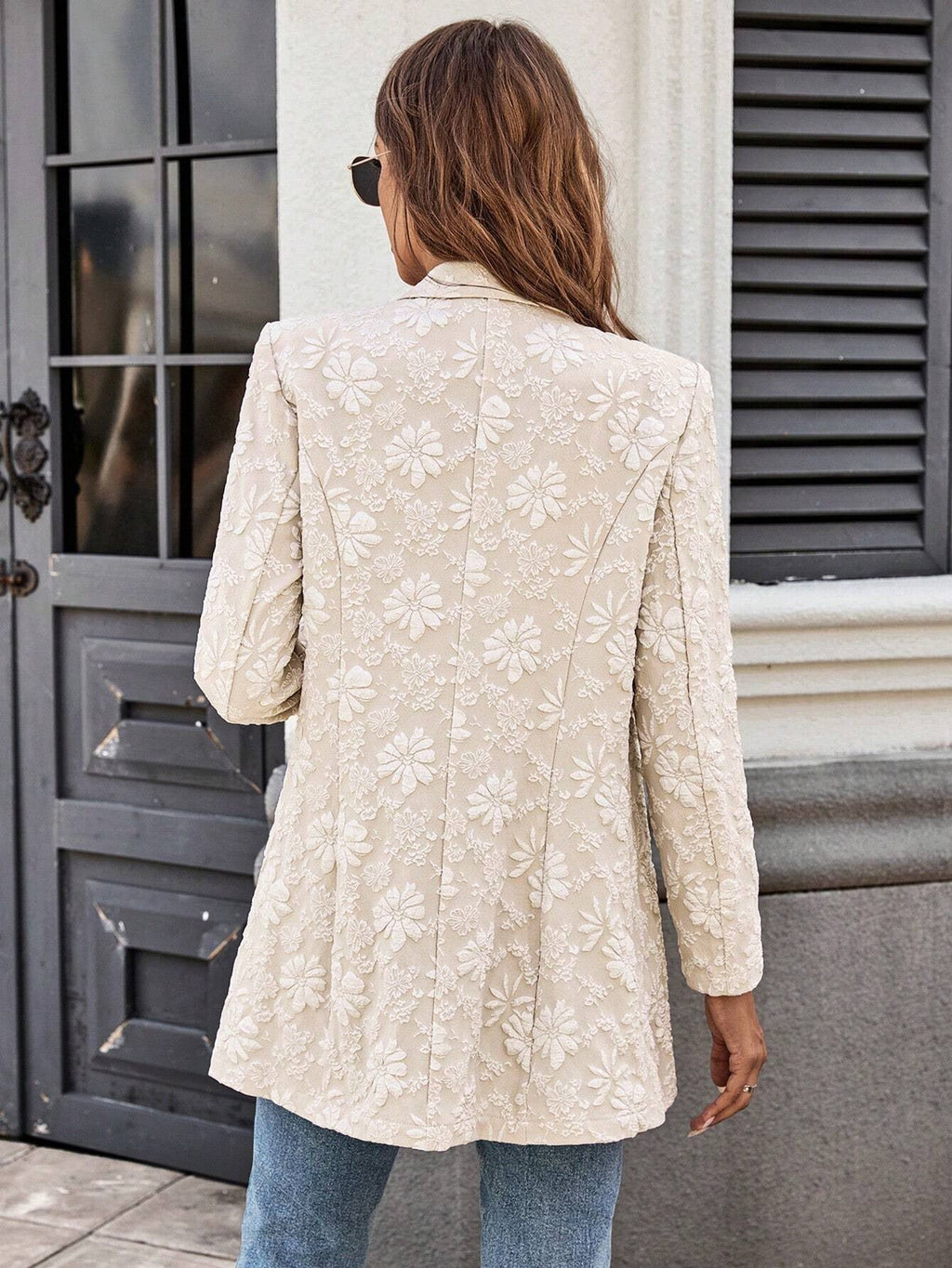 Elegant Blazer with Floral Embroidery
