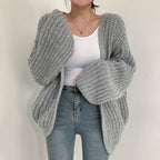 Women's Chunky Knit Cardigan with Relaxed Fit and Voluminous Sleeves