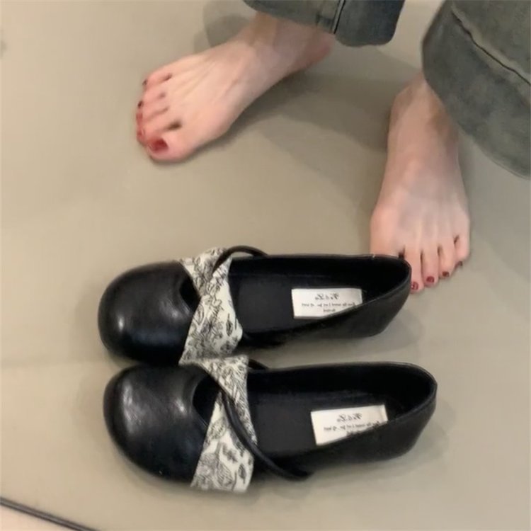 Women's Ballet Flats with Floral Strap Design and Comfortable Footbed
