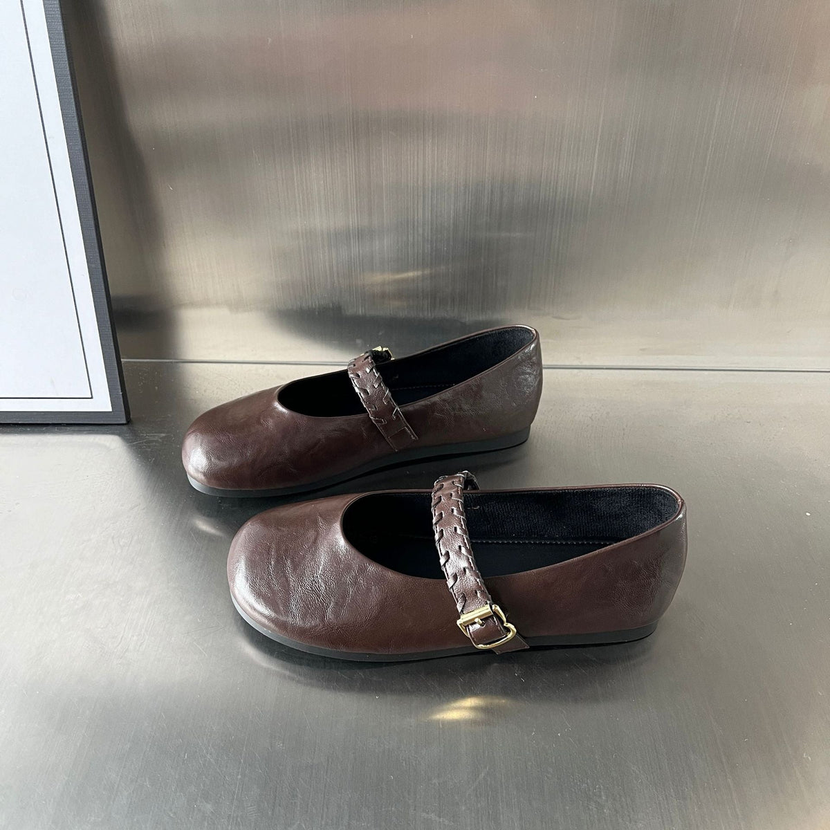 Women's Ballet Flats with Elegant Strap and Comfortable Insole