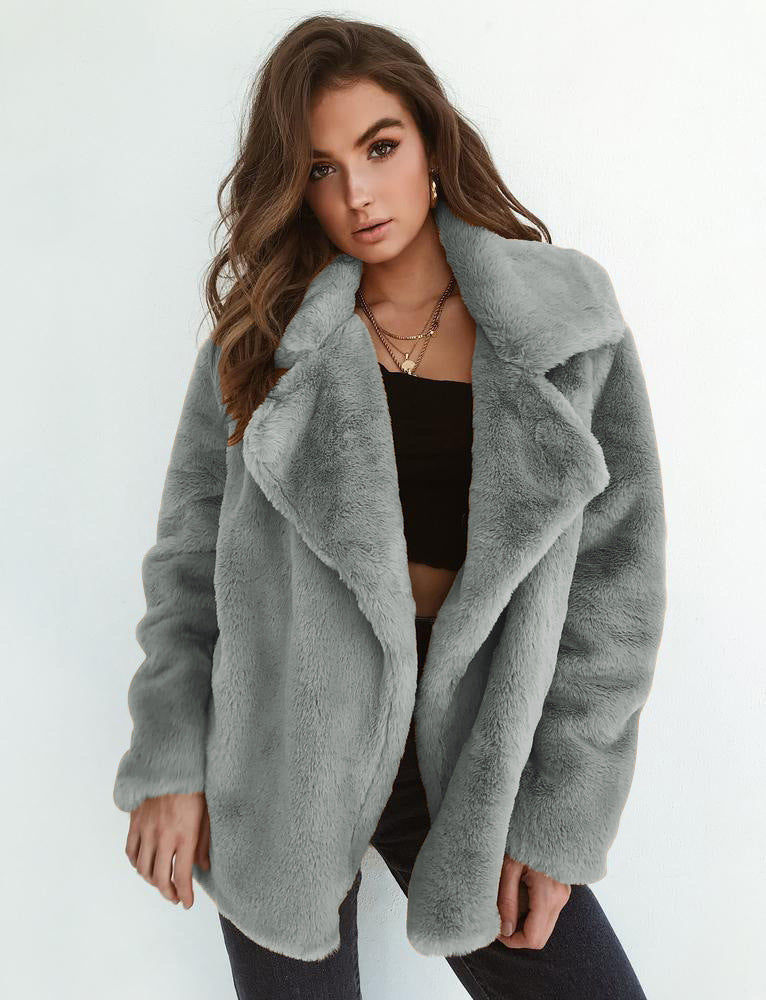 Women's Fleece Coat with Wide Collar and Fashionable Cut