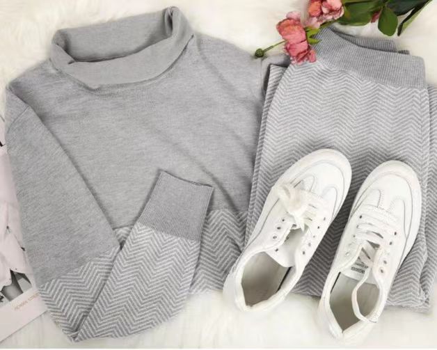 Women's High-Neck Loungewear Set with Textured Pattern