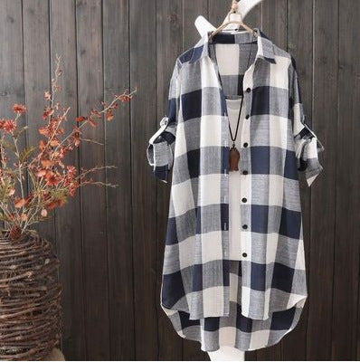 Women's Plaid Shirt Blouse in Casual Oversized Cut with Long Sleeves