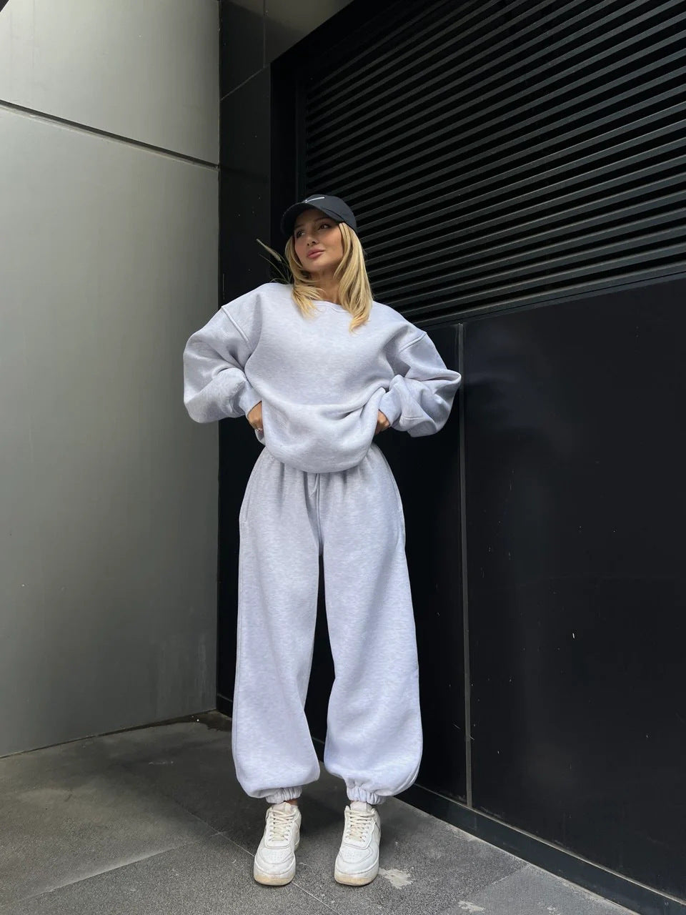 Women's Comfortable and Fashionable Oversized Loungewear Set with Drawstring and Elastic Cuffs