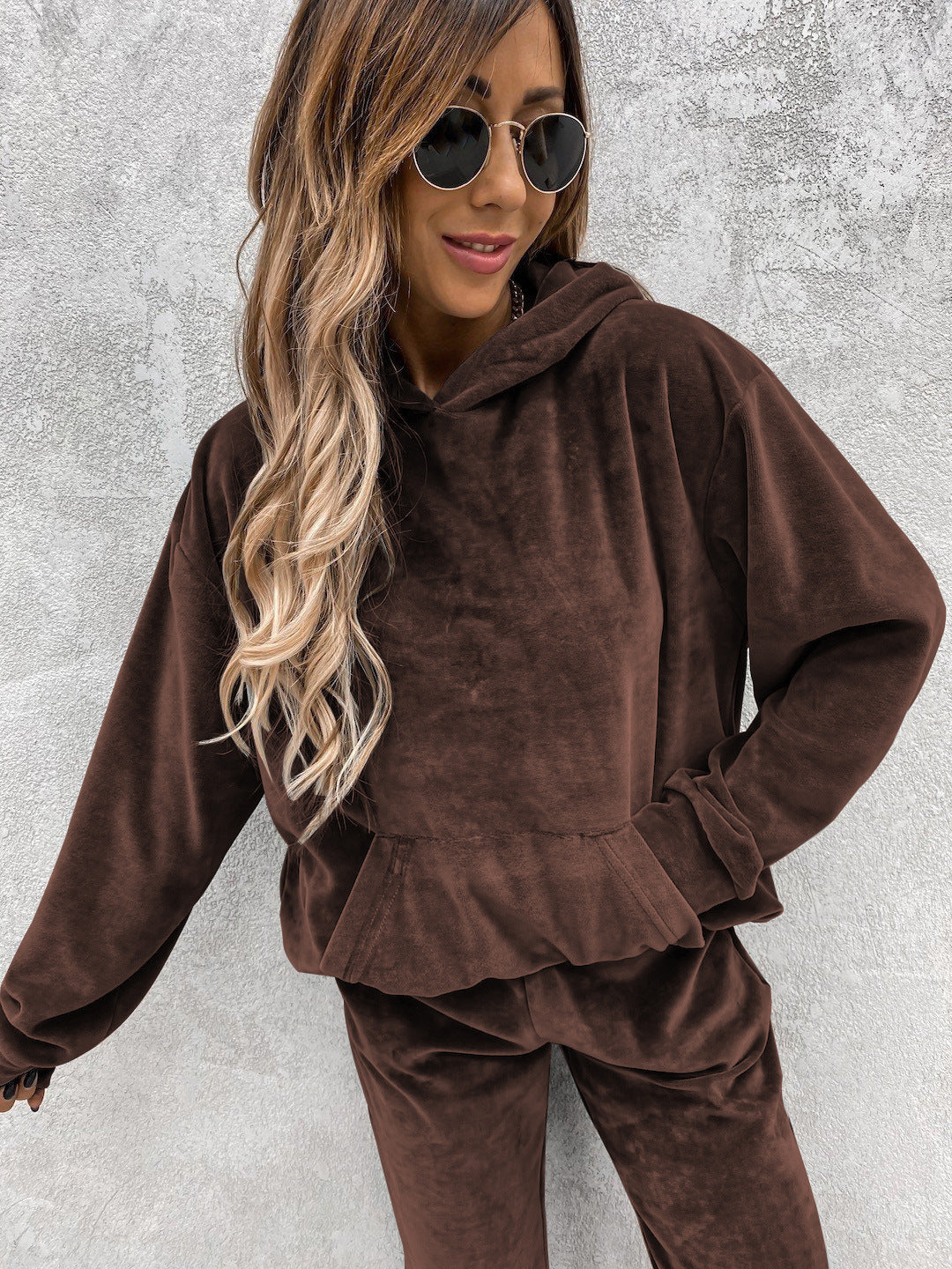 Women's Luxurious Microfiber Sport Suit with Hood and Pockets