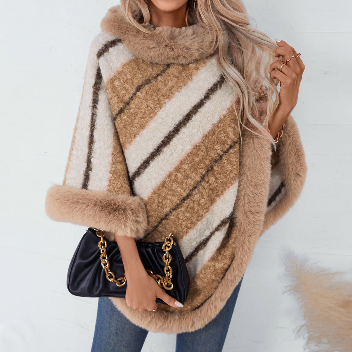 Women's Elegant Poncho with Luxurious Fur Trim