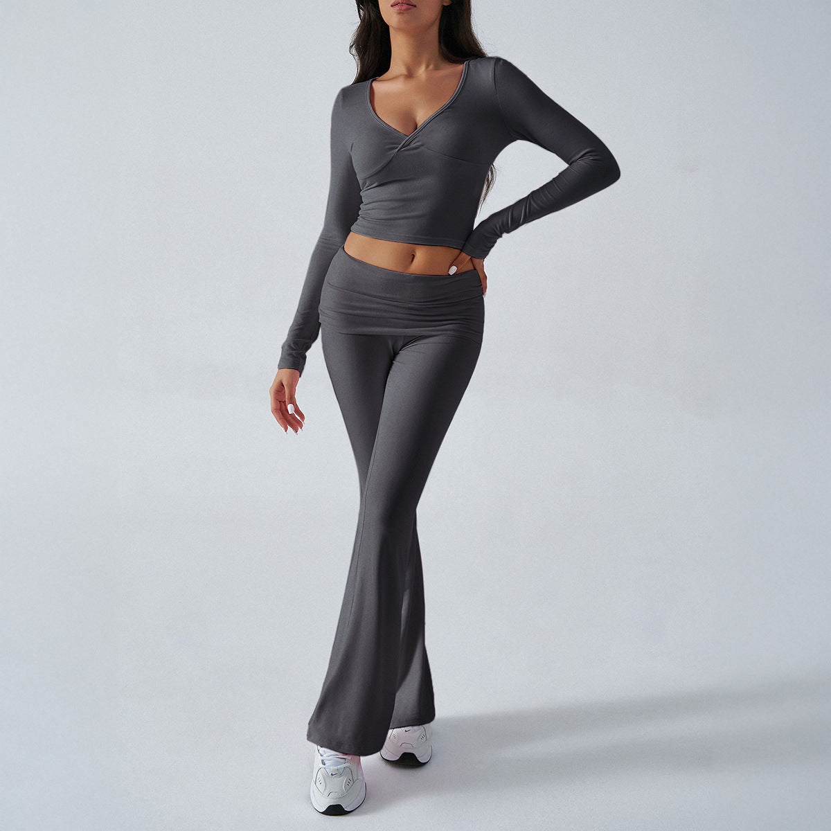 Women's form-fitting yoga set with high waist and V-neck