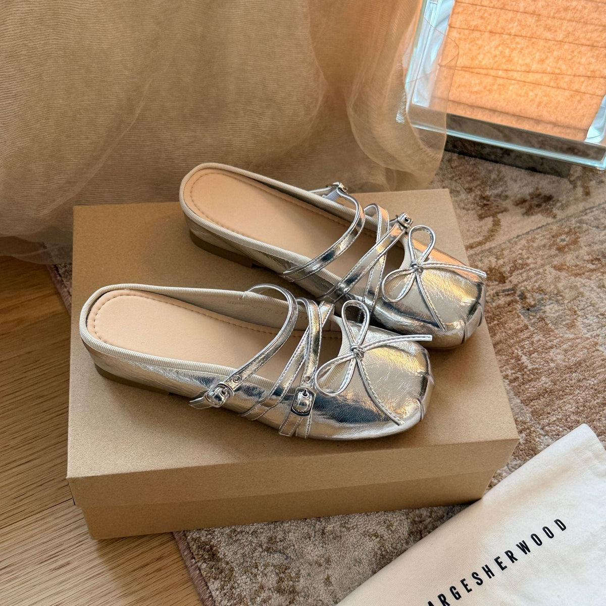 Women's Ballet Flats with Elegant Bow Appliqué and Shimmering Upper