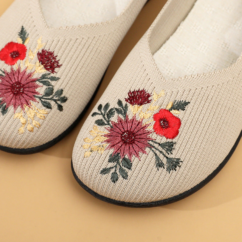 Women's Ballet Flats with Floral Embroidery and Flexible Footbed