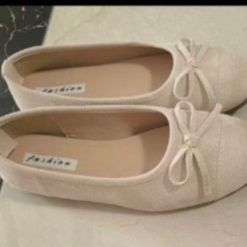 Women's Ballet Flats with Elegant Shine and Delicate Bow Detail