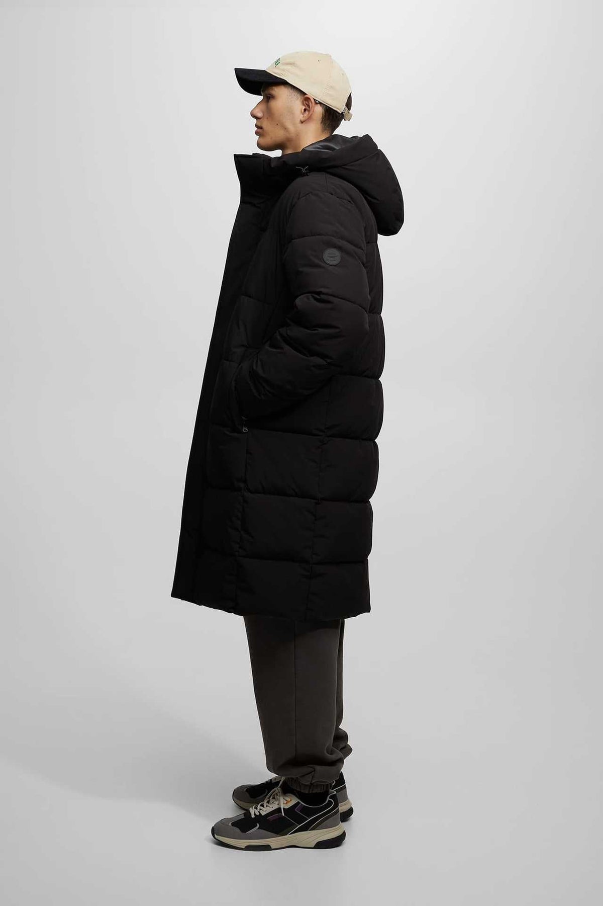 Women's Quilted Winter Coat with Hood and Practical Pockets