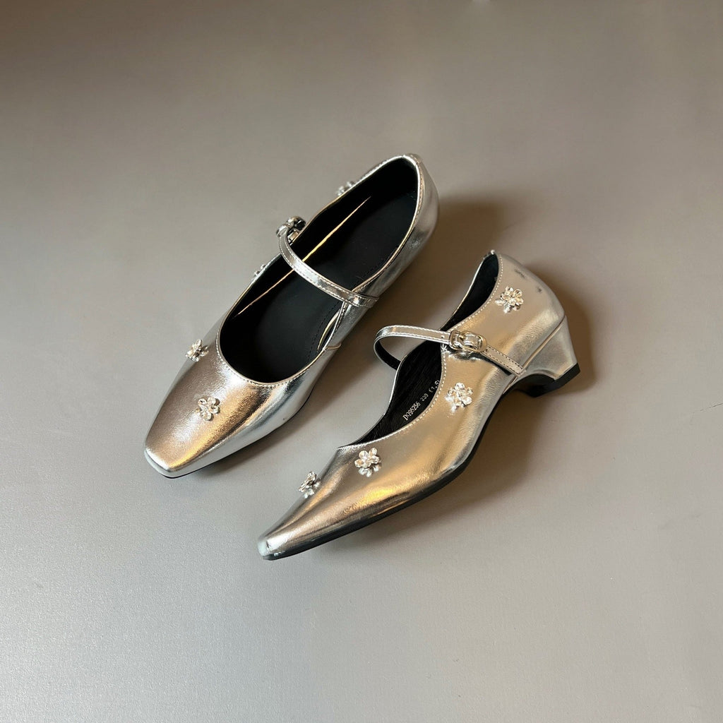 Women's Ballet Flats with Floral Embellishments and Patent Finish