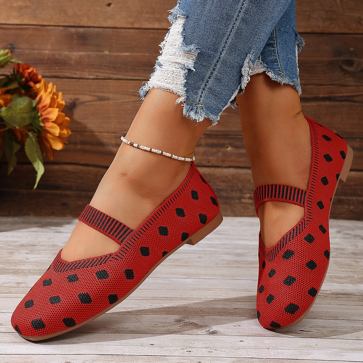 Women's Ballet Flats with Elastic Strap and Polka Dots